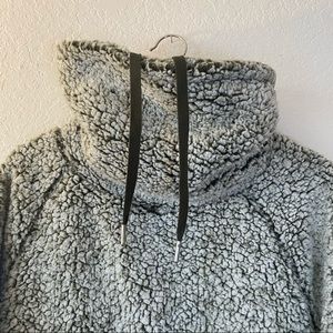 Green and White Sherpa style Pullover with Extended Collar  size Large